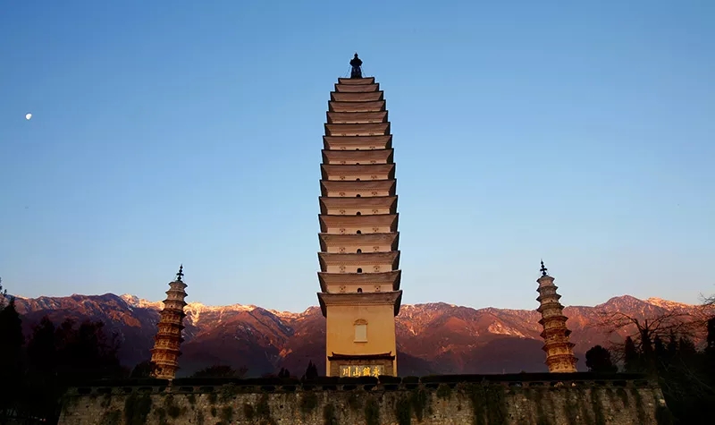 凤凰古城直飞云南新航线开通，湘西风情邂逅滇南美景
