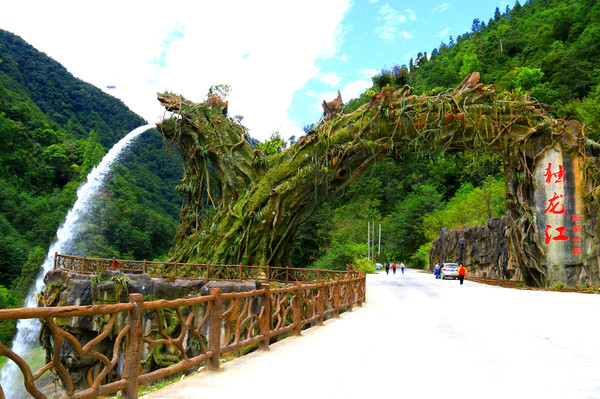 福贡出发云南自驾游，这条高速路线让你轻松抵达