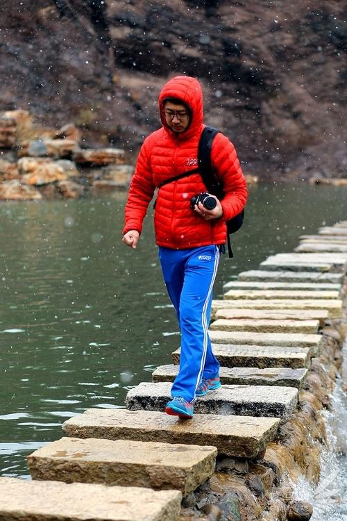 西双版纳导游购物现象引关注，游客如何合理应对